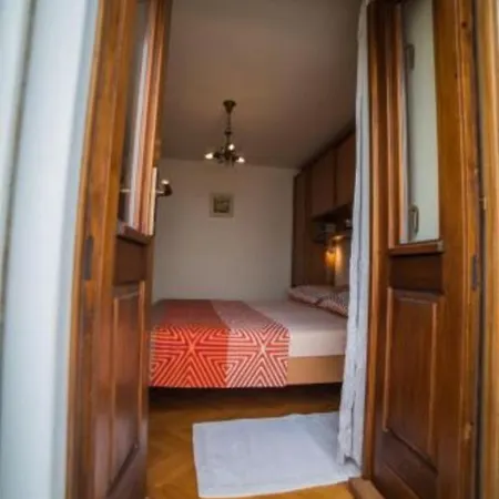 Apartment Ela *