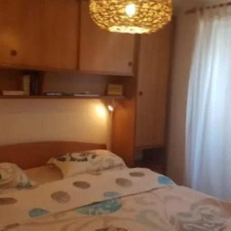 Ela Apartment Sutivan