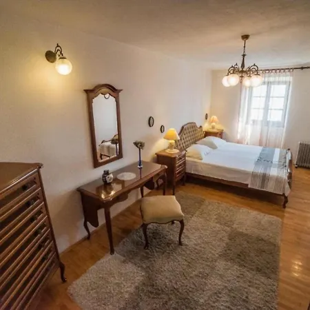 Ela Apartment